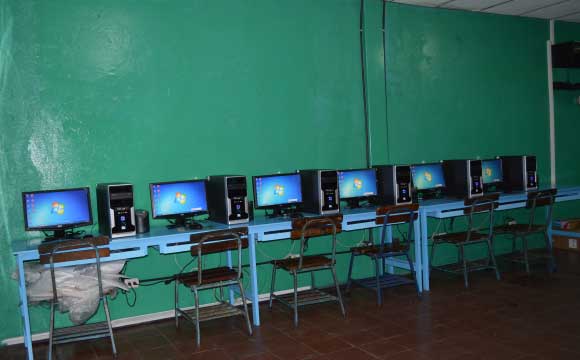 Historia del Colegio Primer Templo Bíblico, nuestra sala de computacion